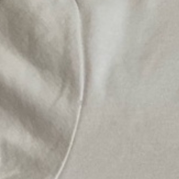 Subdued cherry top! - Picture 4 of 4